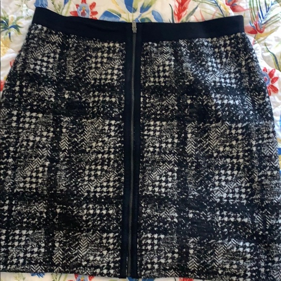 Ann Taylor Dresses & Skirts - Ann Taylor Zipper Wool Mini Skirt Like New SZ 12